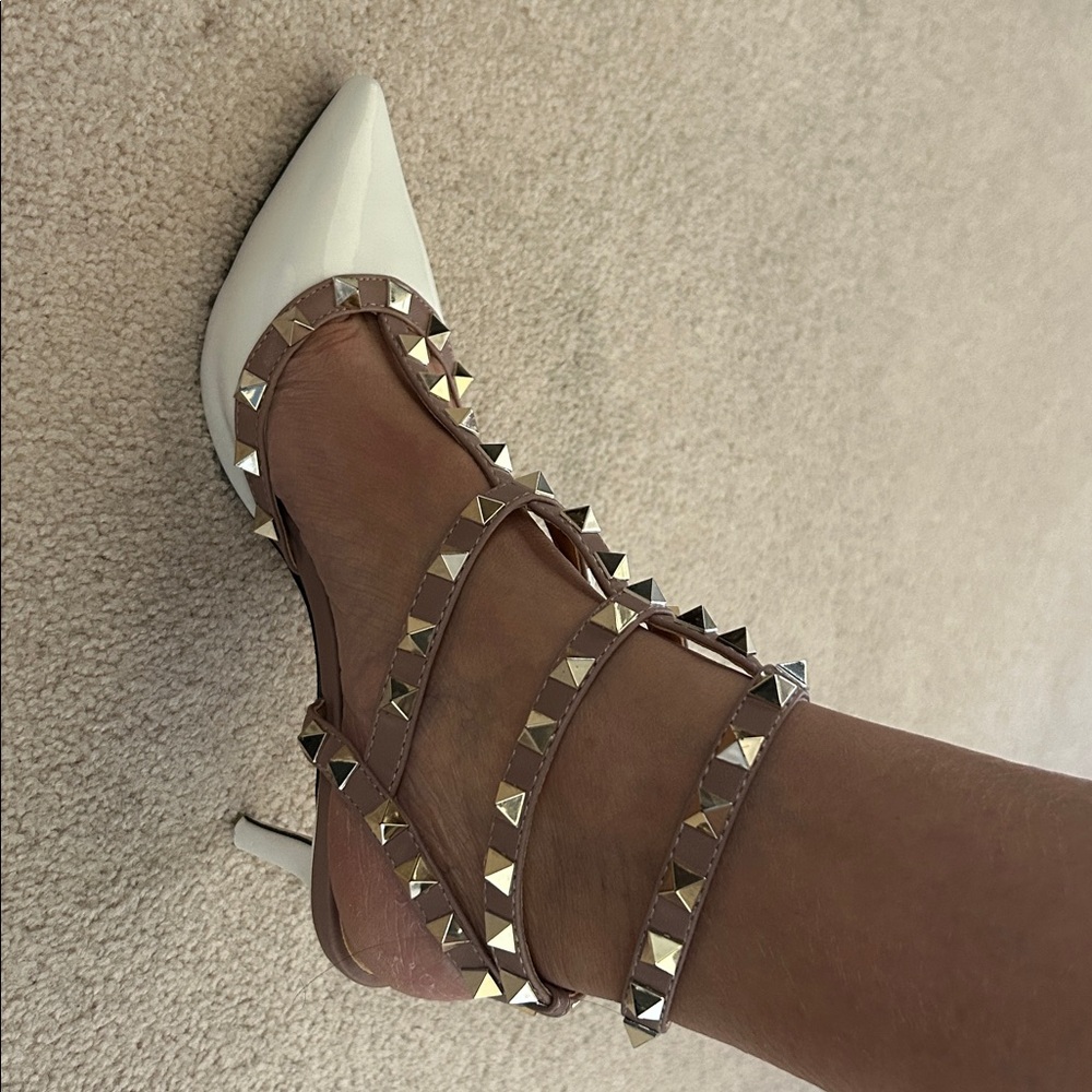 Heels - Picture 2 of 8